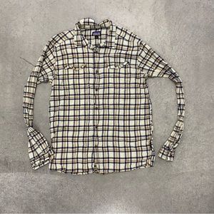 Patagonia Button up long sleeve